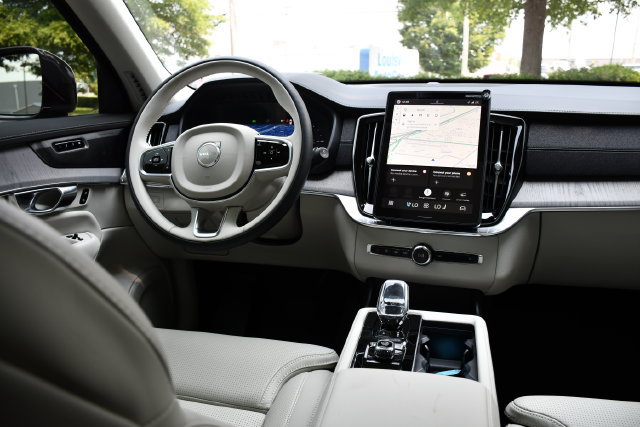 New 2026 Volvo XC90 T8 Ultra w/ Protection Package Premier AWD/4WD image 20