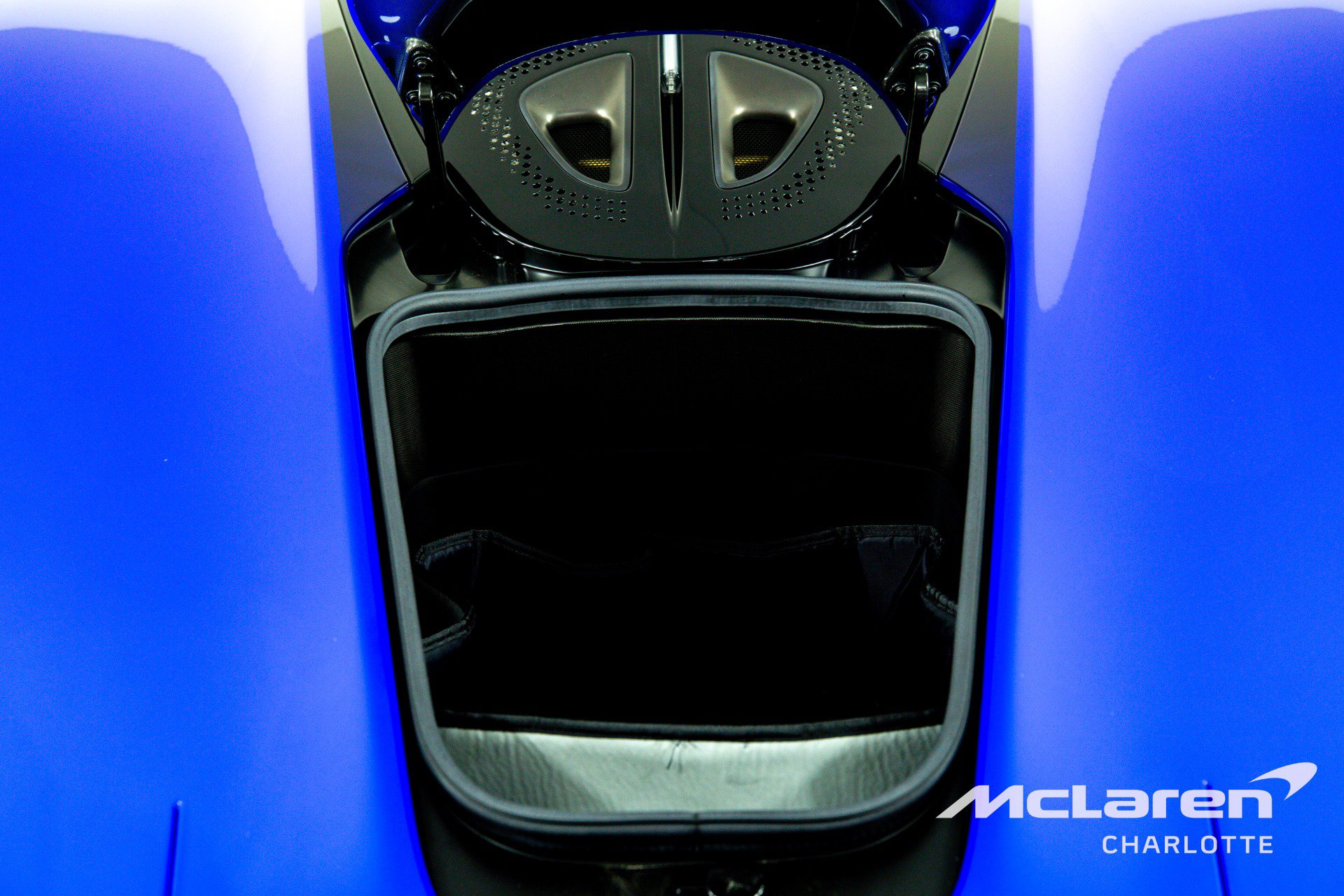 Used 2020 McLaren Speedtail RWD image 28