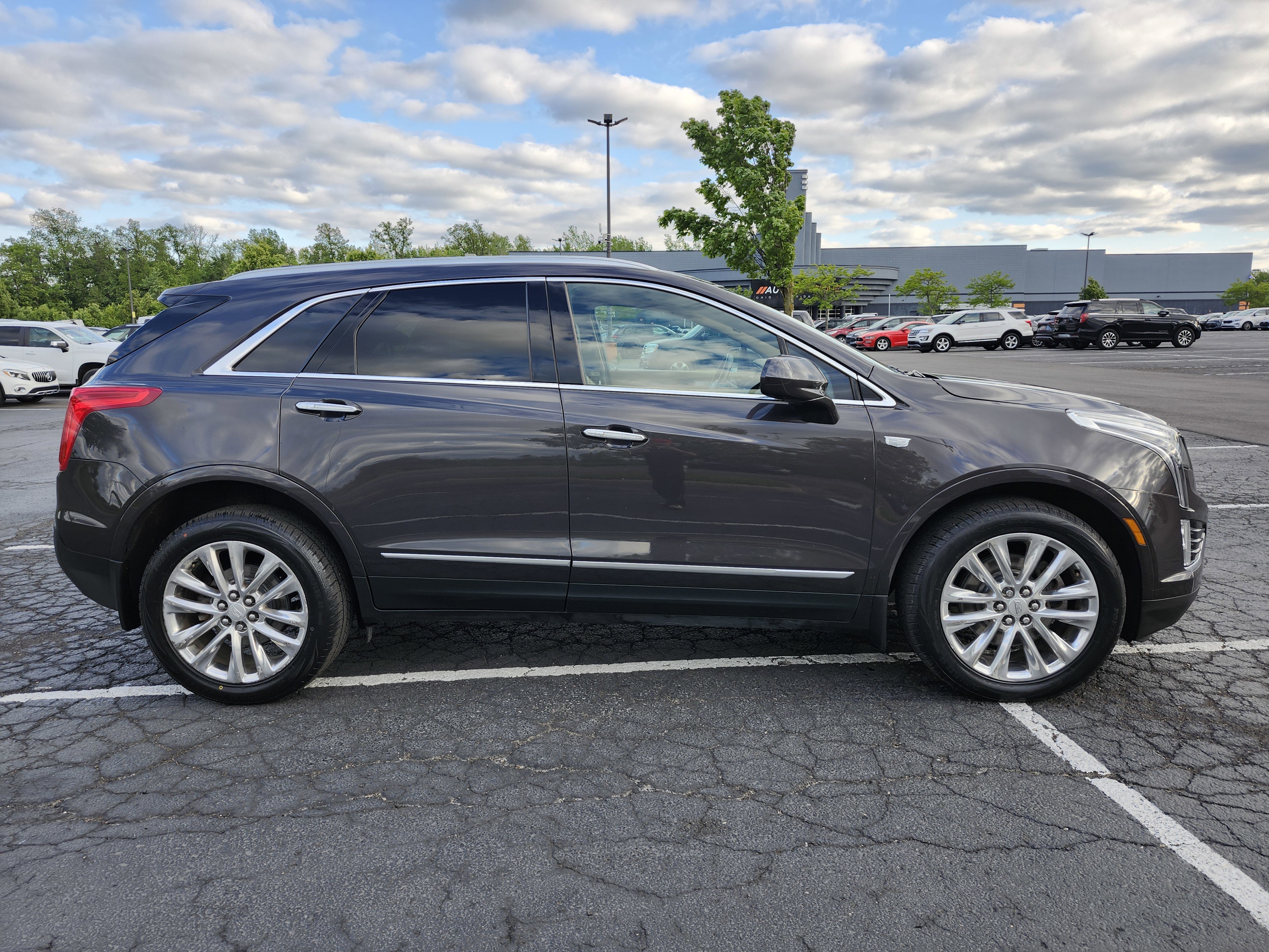 Used 2017 Cadillac XT5 Platinum AWD/4WD image 21