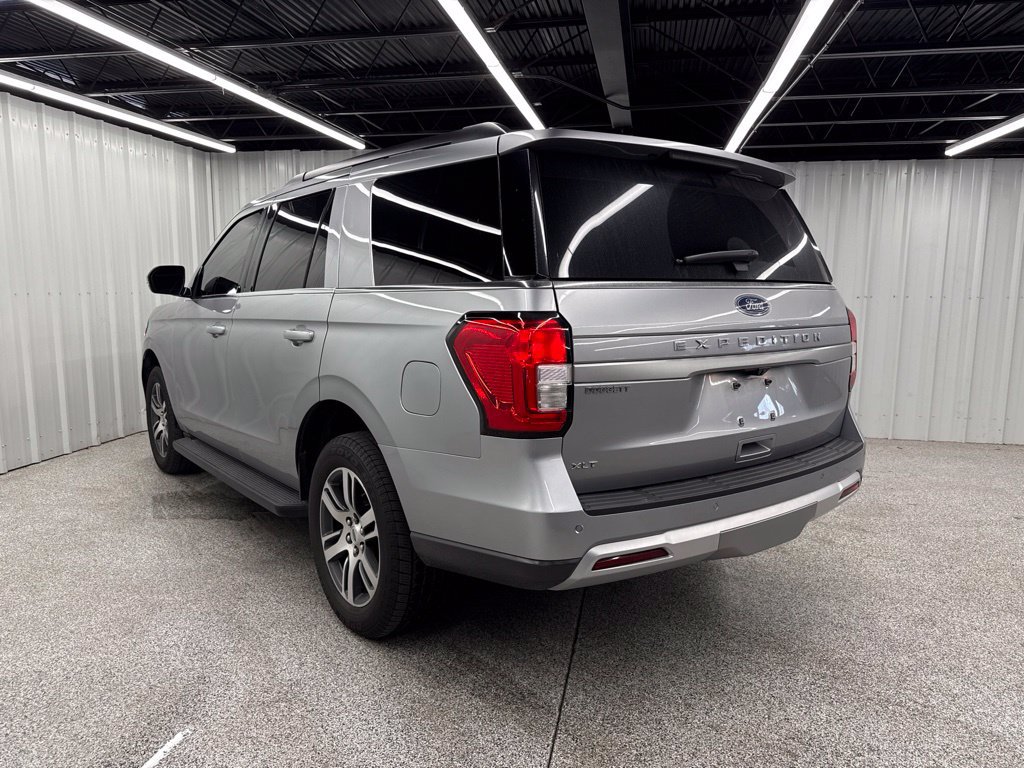 Used 2024 Ford Expedition XLT RWD image 4