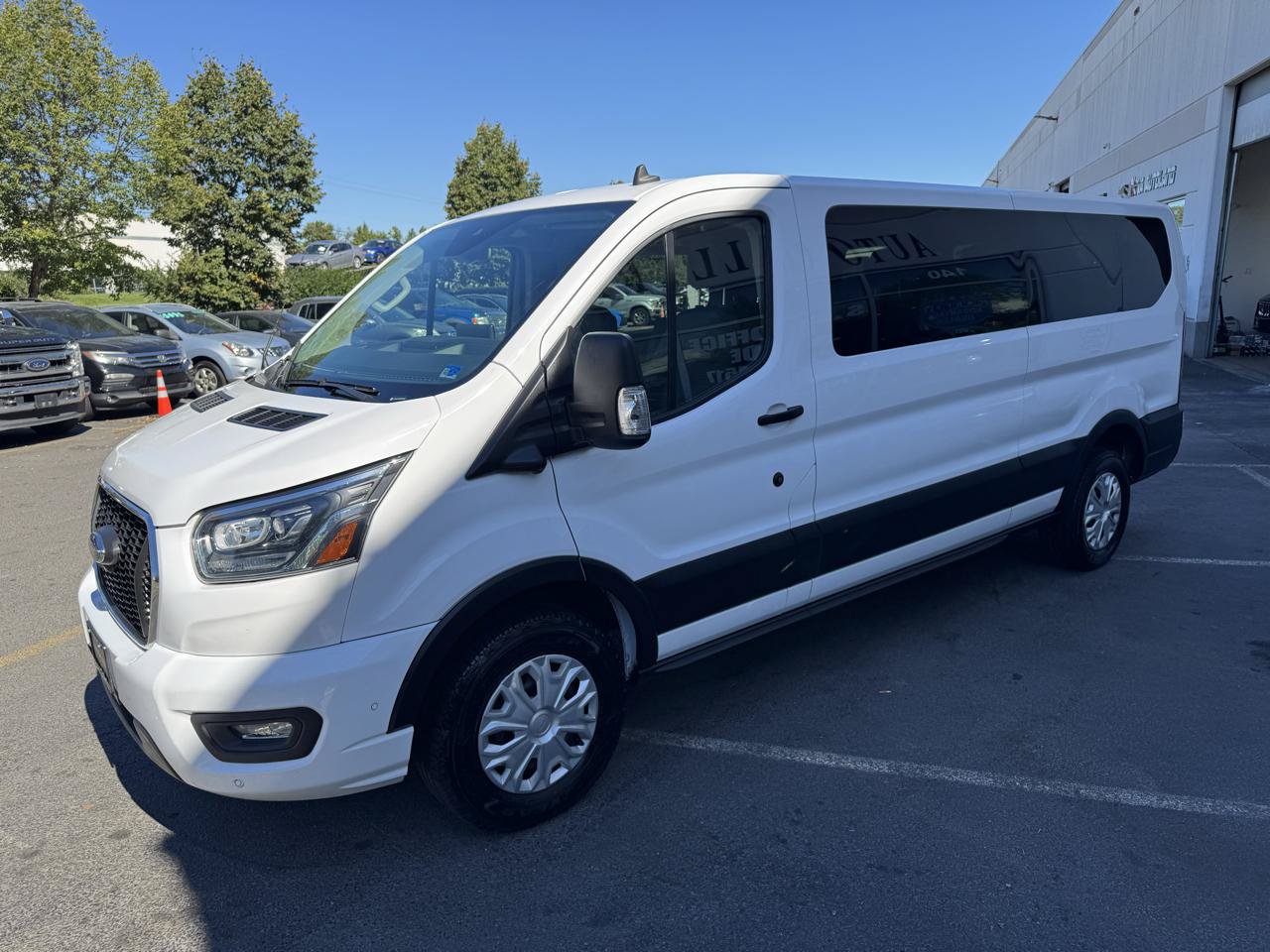 Used 2023 Ford Transit 350 XLT RWD image 28