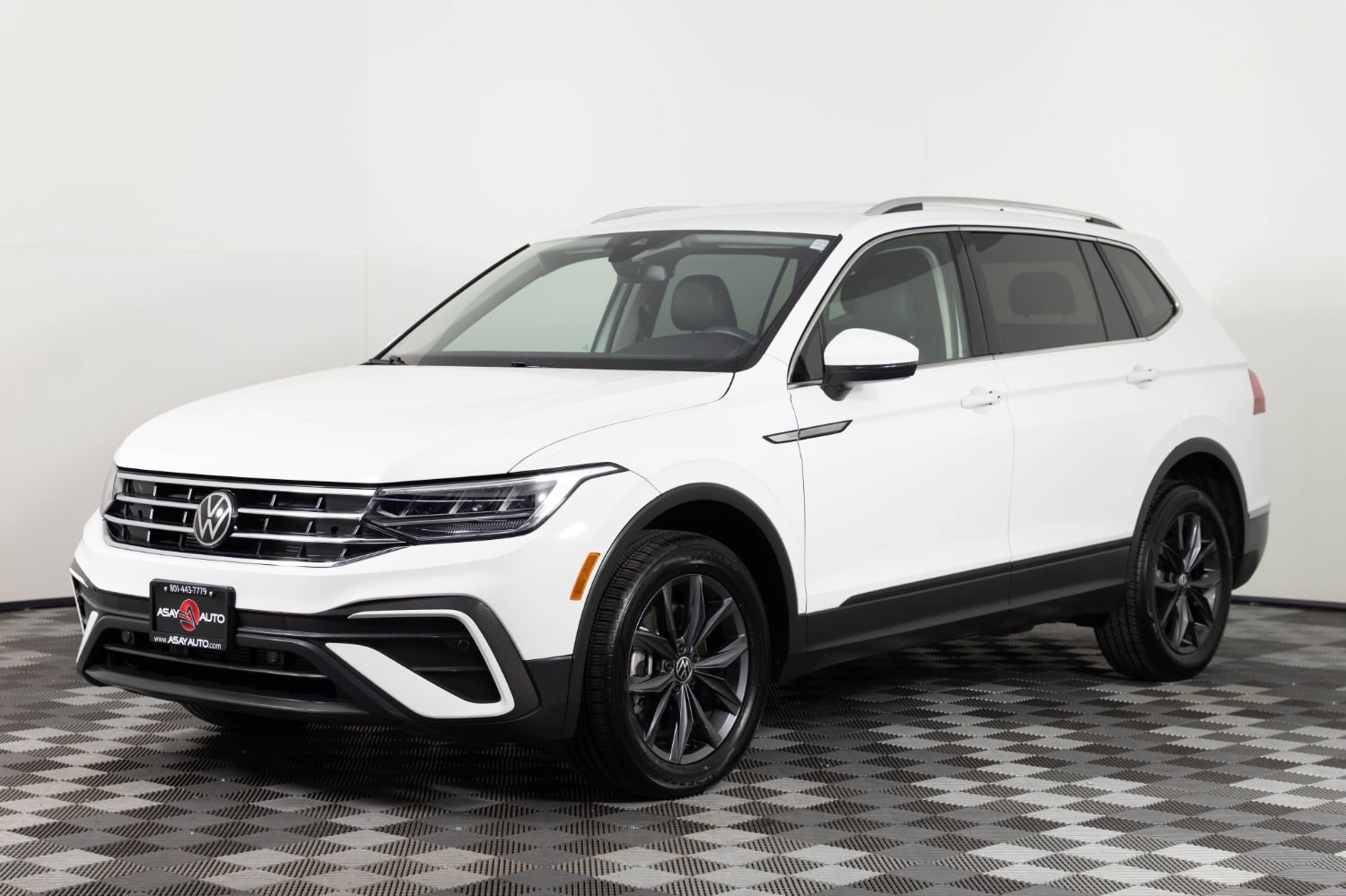 Used 2024 Volkswagen Tiguan SE