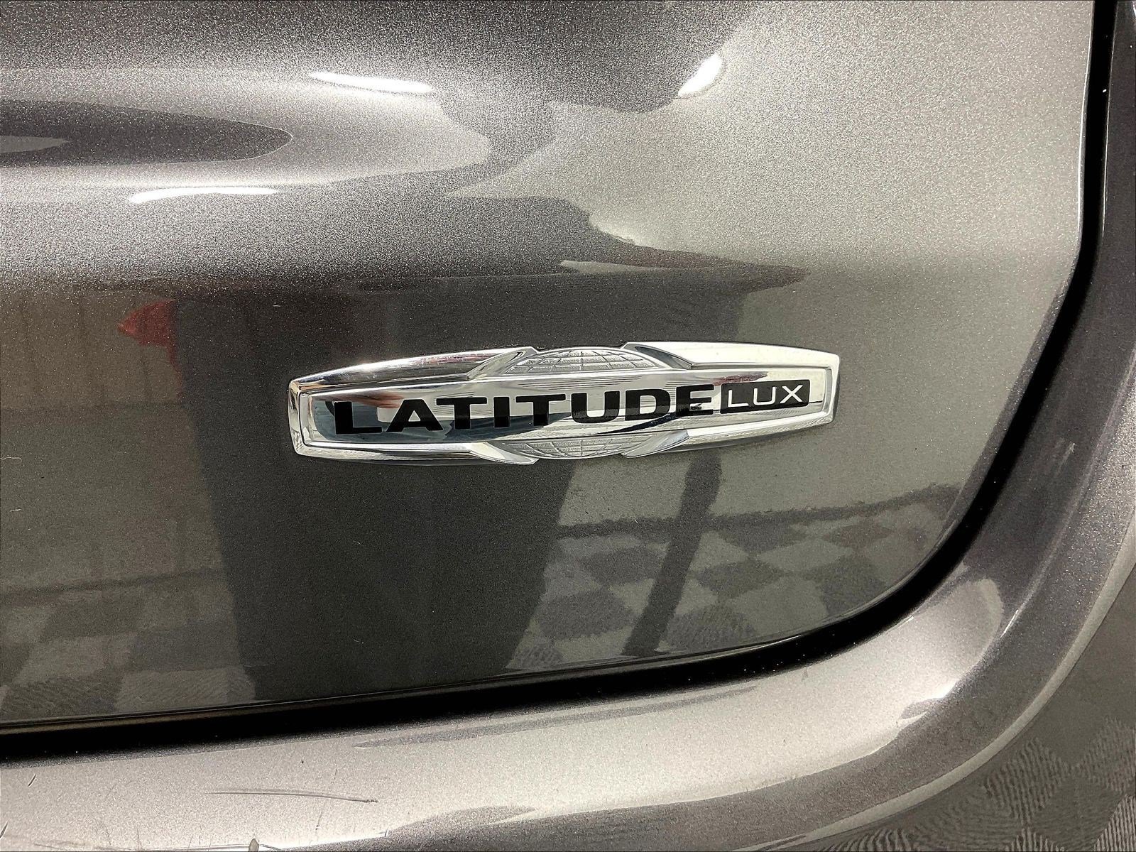 Used 2022 Jeep Compass Latitude AWD/4WD image 23