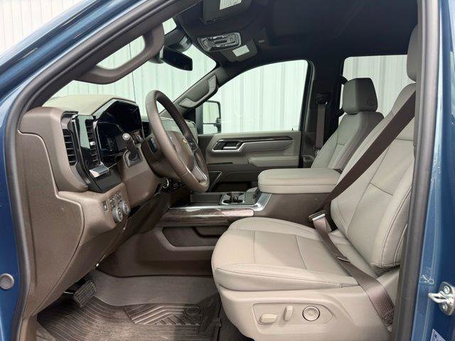 New 2026 Chevrolet Silverado 2500 LTZ w/ LTZ Convenience Package AWD/4WD image 6