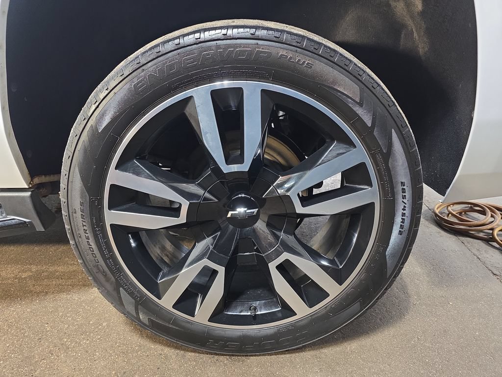 Used 2018 Chevrolet Suburban Premier AWD/4WD image 36