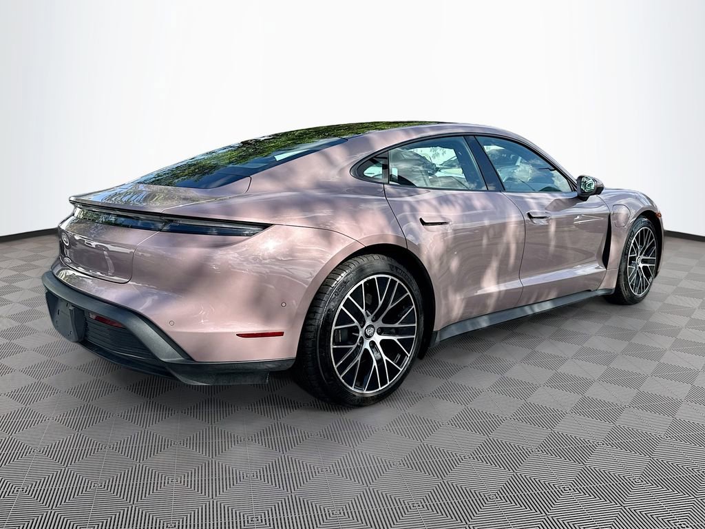Used 2022 Porsche Taycan image 6