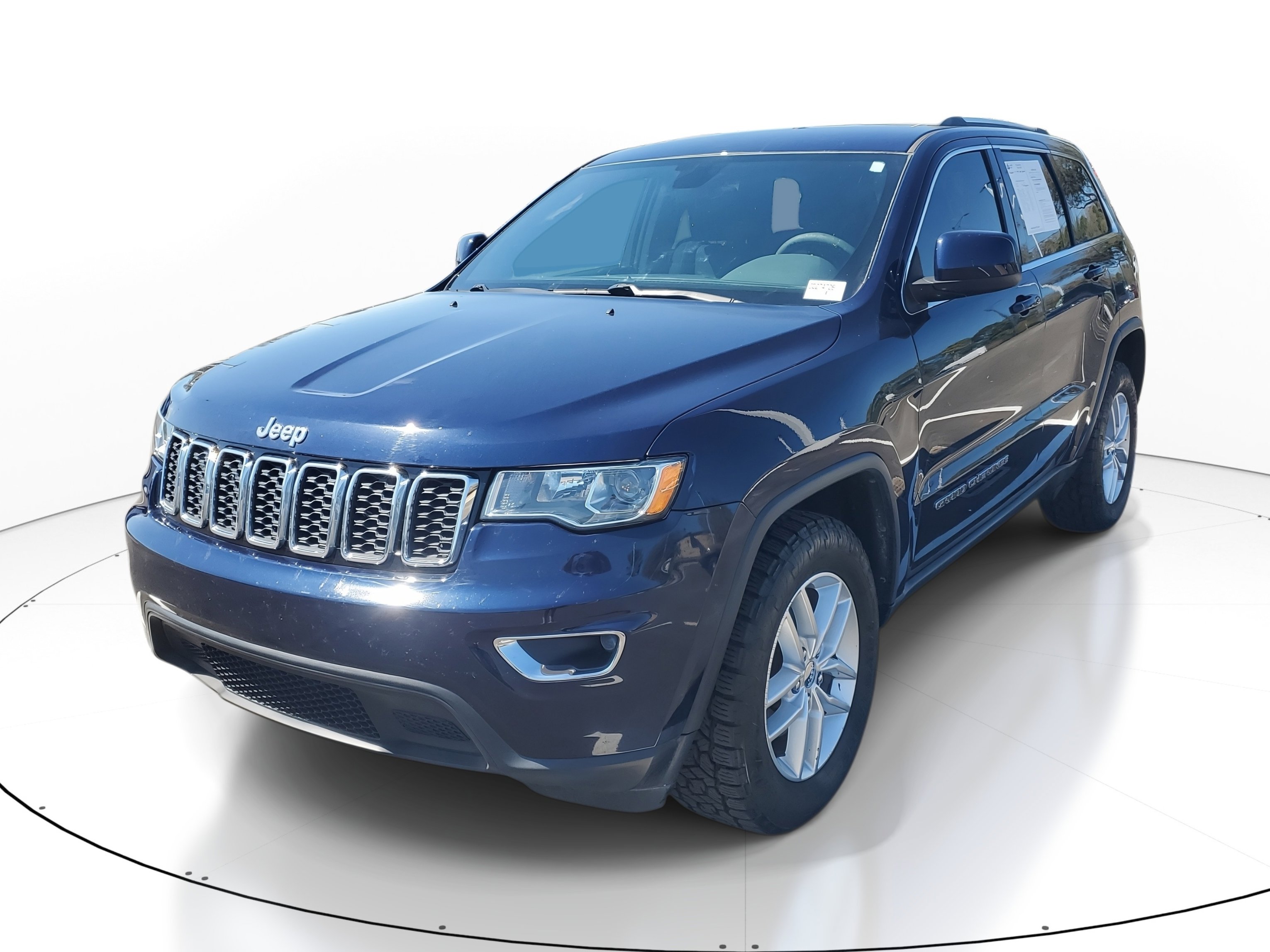 Used 2018 Jeep Grand Cherokee Laredo image 4