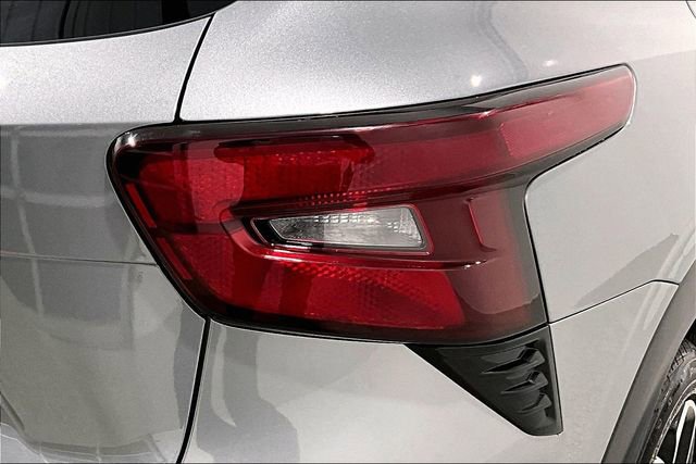 Used 2025 Chevrolet Trax RS w/ Sunroof Package image 24