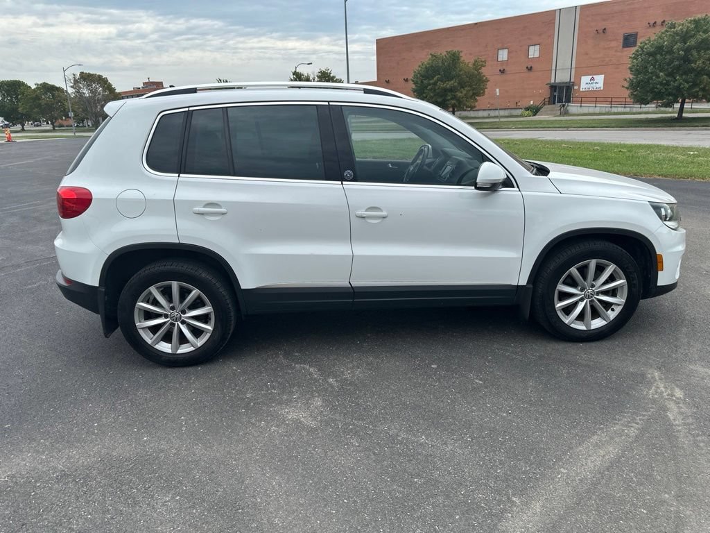 Used 2017 Volkswagen Tiguan Wolfsburg Edition AWD/4WD image 4