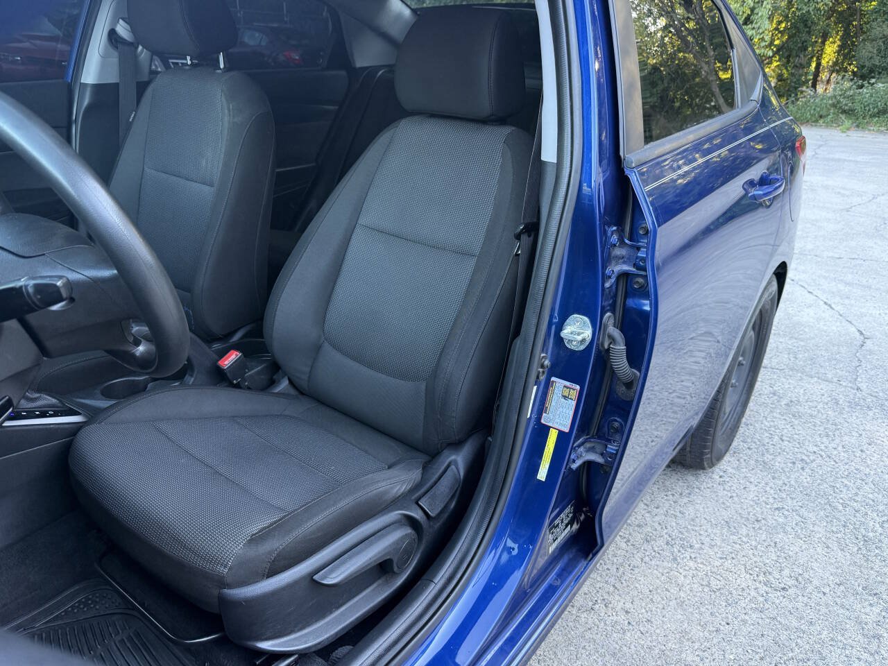 Used 2022 Hyundai Accent SE FWD image 5