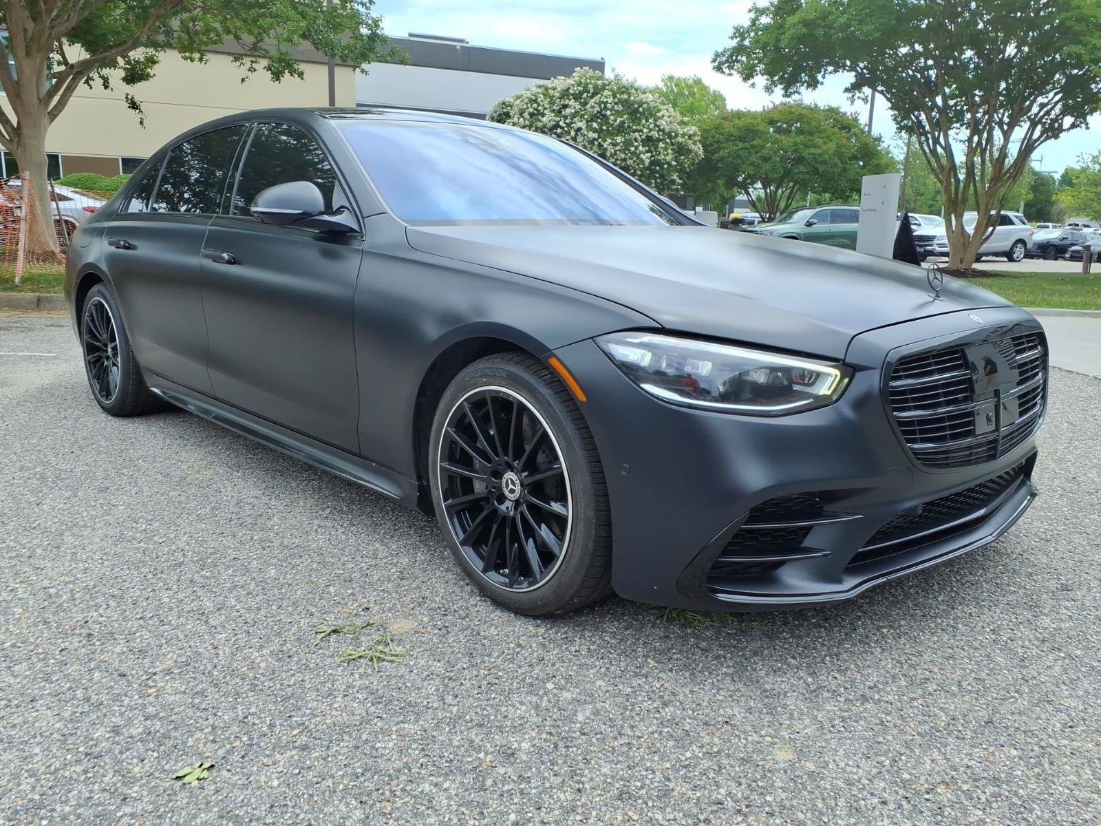 Used 2022 Mercedes-Benz S 580 4MATIC Sedan w/ AMG Line Package image 3