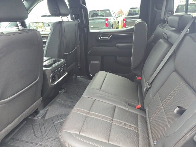 Used 2024 Chevrolet Silverado 1500 High Country image 12