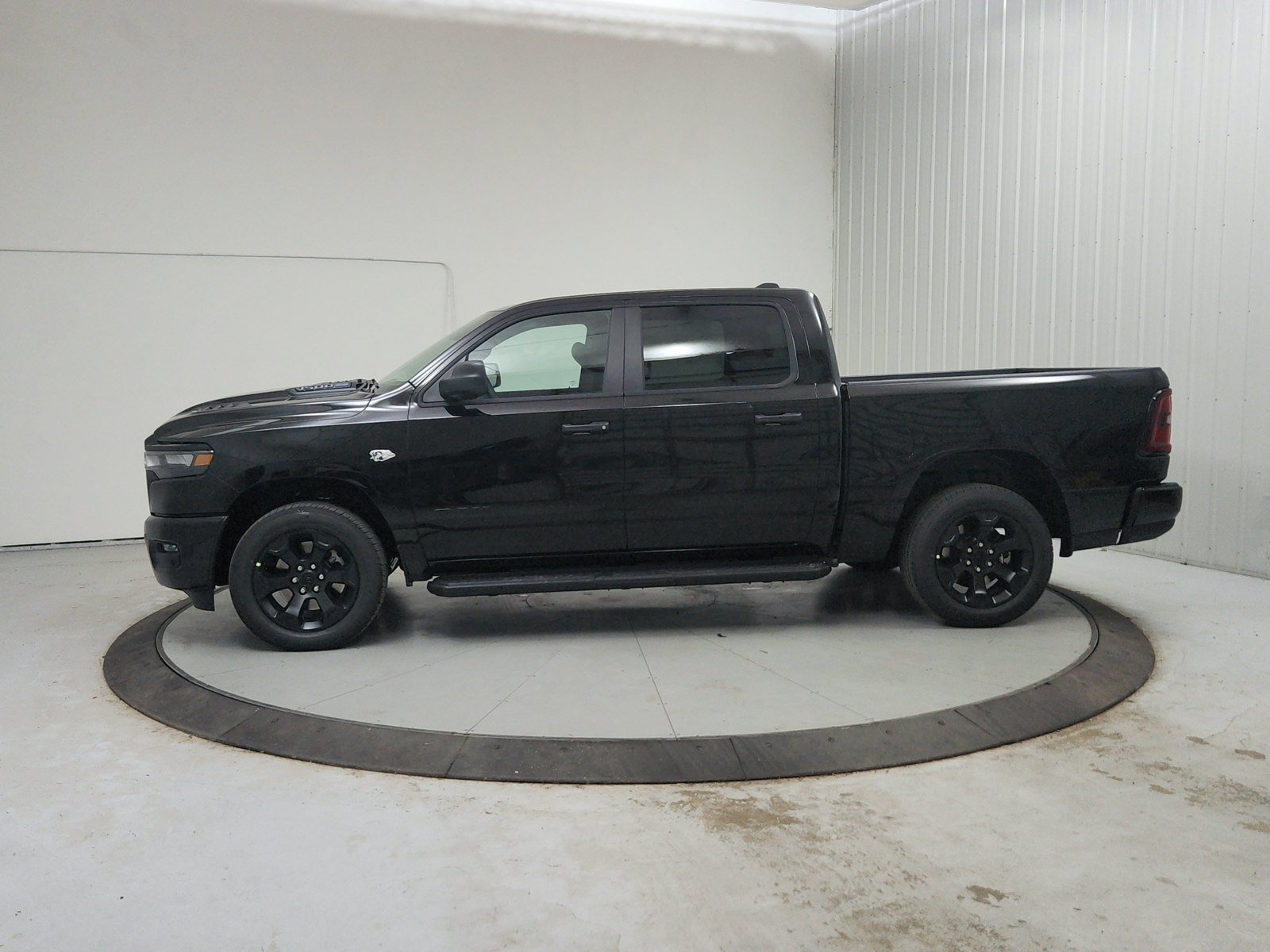 New 2026 RAM 1500 Express AWD/4WD image 5