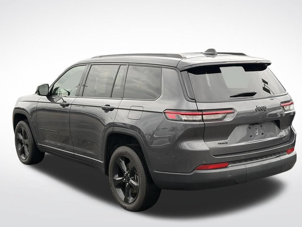 Used 2023 Jeep Grand Cherokee L Altitude AWD/4WD image 7