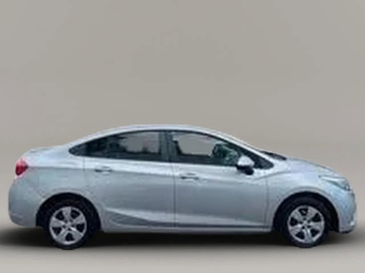 Used 2017 Chevrolet Cruze LS FWD image 4