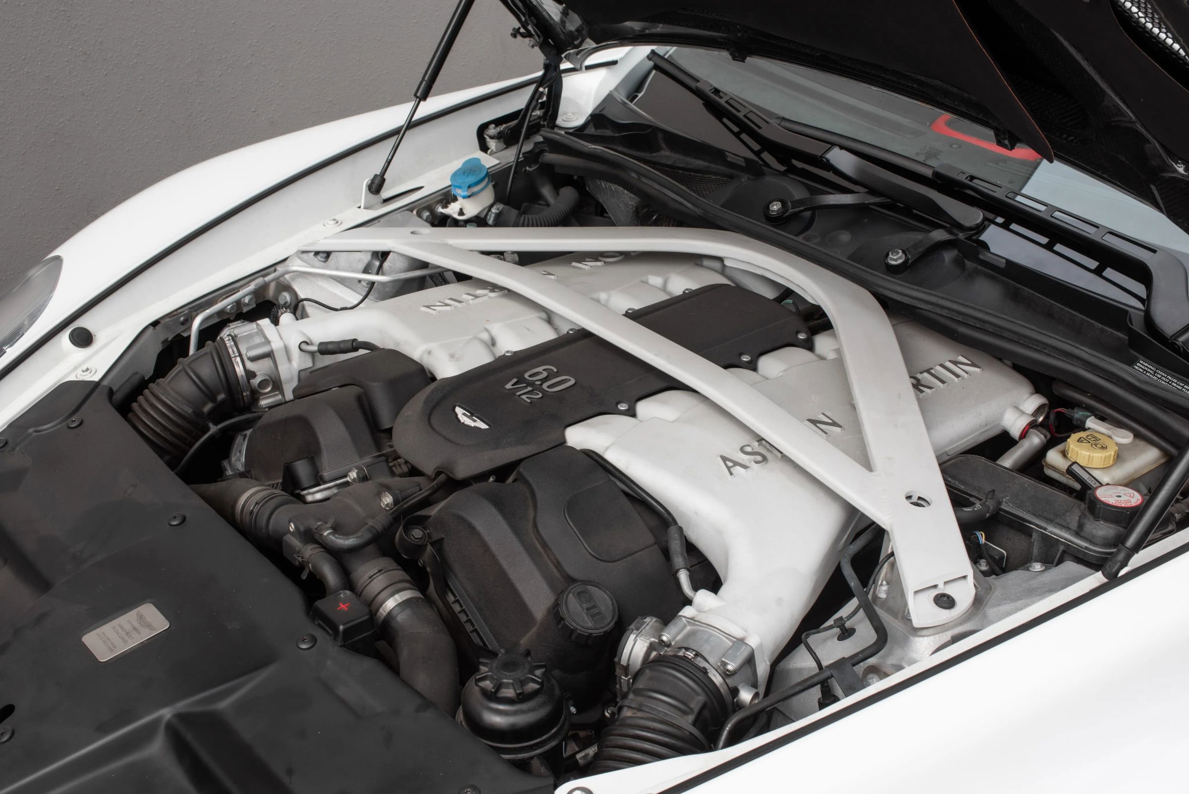 Used 2014 Aston Martin Vanquish Coupe RWD image 26