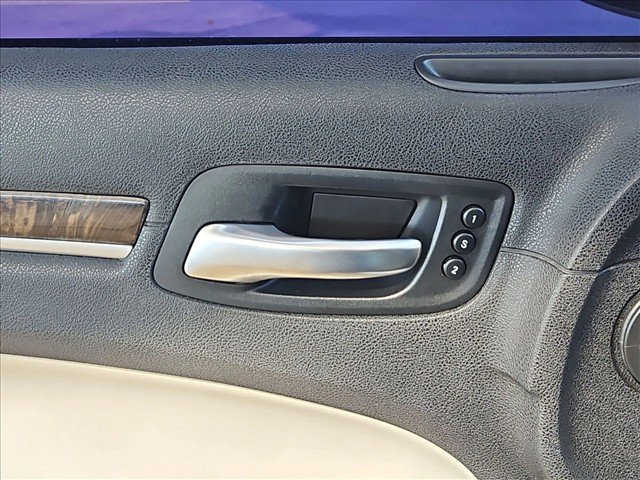 Used 2015 Chrysler 300 C RWD image 24