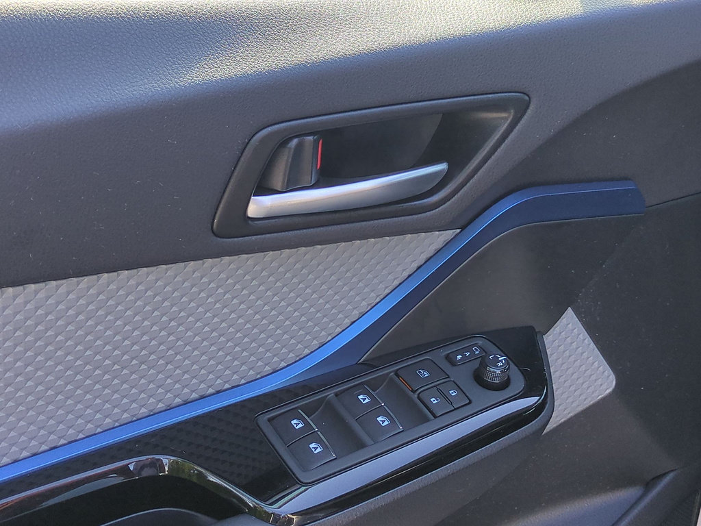 Used 2019 Toyota C-HR XLE FWD image 13