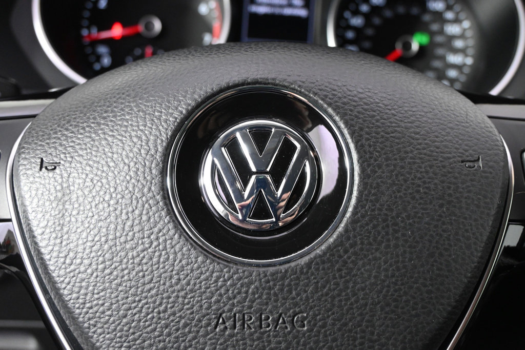 Used 2021 Volkswagen Tiguan SE AWD/4WD image 34