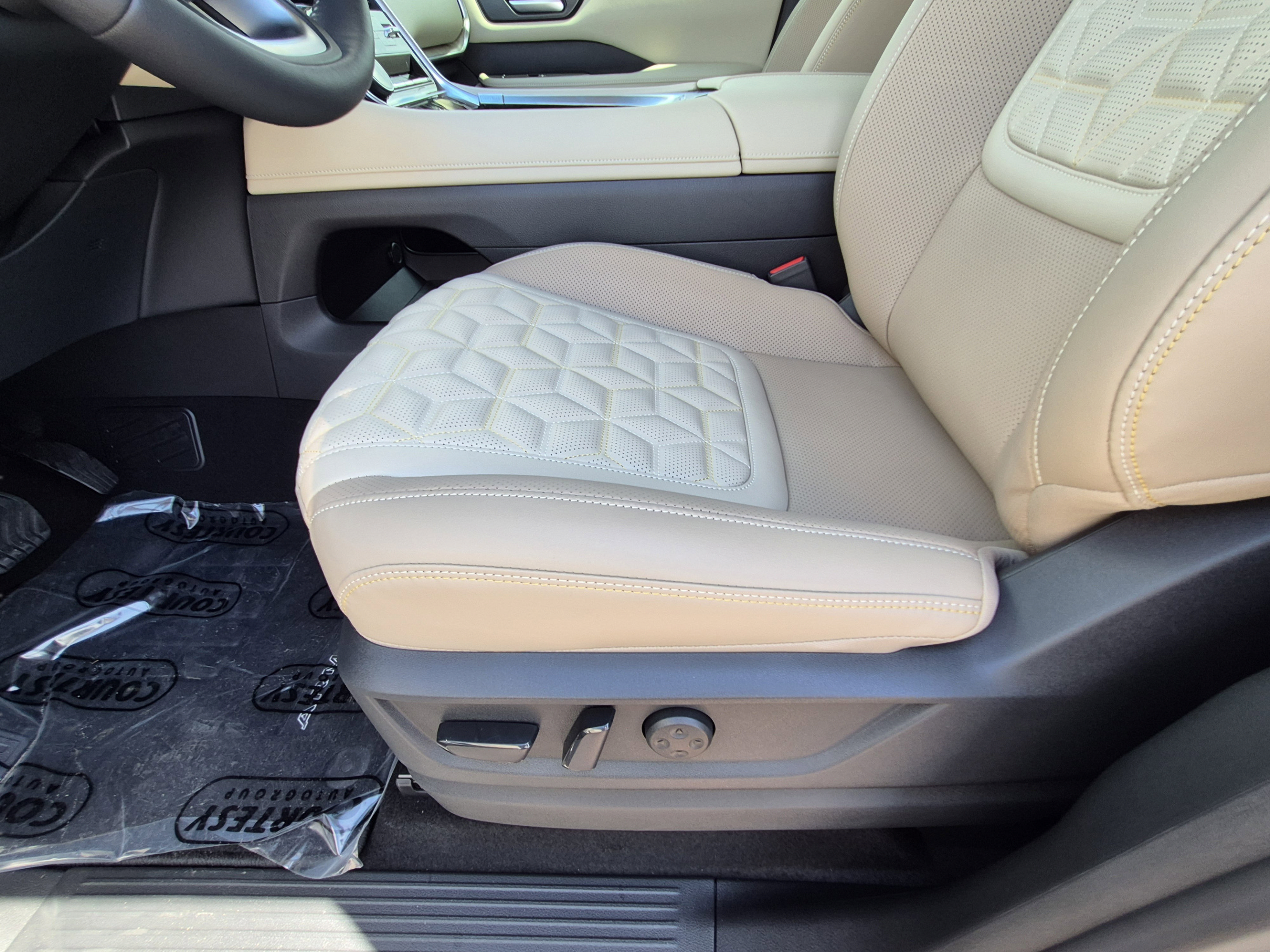New 2026 Nissan Armada Platinum RWD image 22