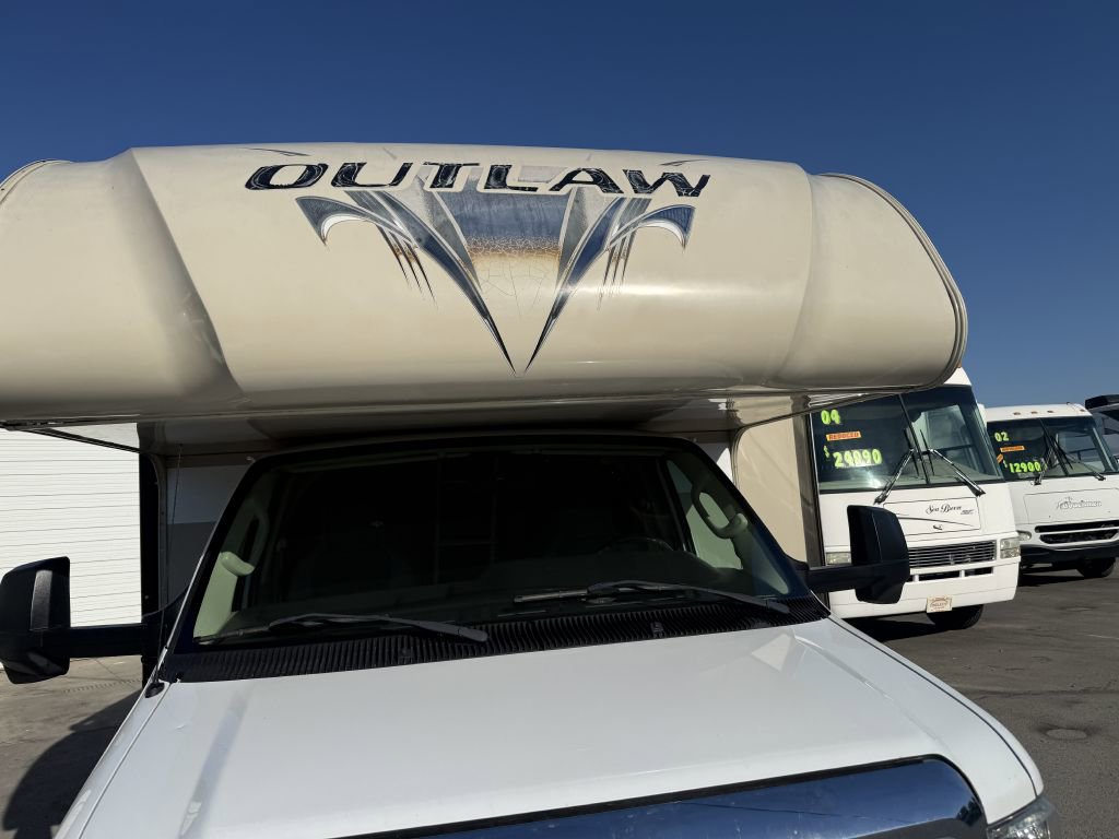 Used 2017 Ford E-450 and Econoline 450 Super Duty w/ Motorhome Prep Package RWD image 11