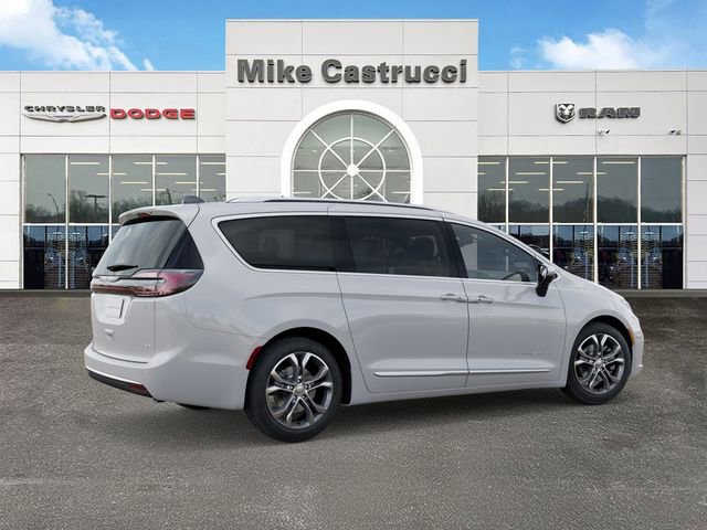 New 2026 Chrysler Pacifica Pinnacle image 5