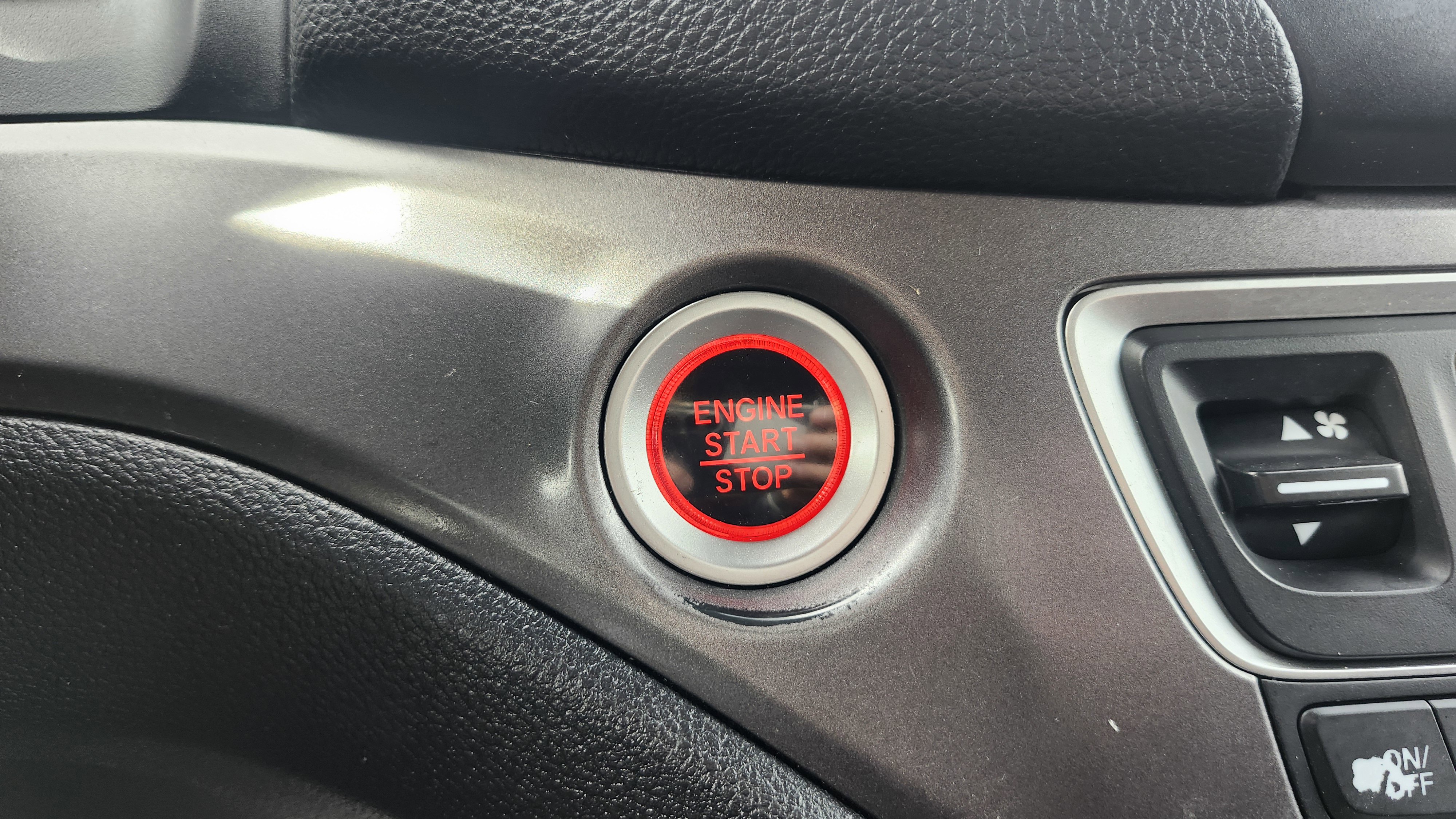 Used 2020 Honda Pilot LX image 7