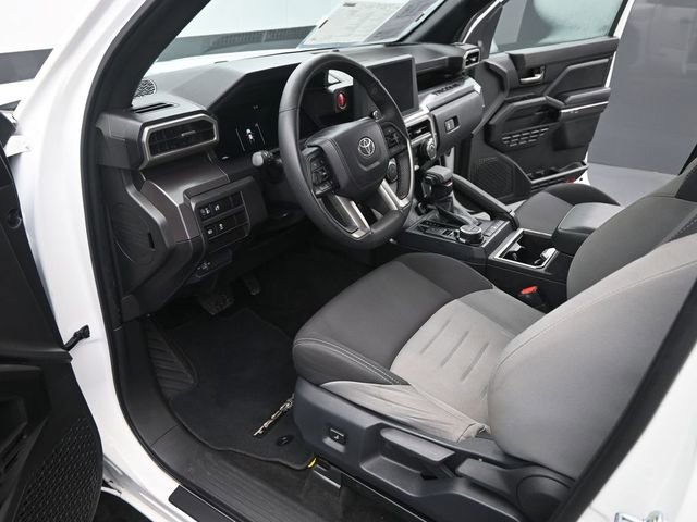Used 2025 Toyota Tacoma TRD Off-Road AWD/4WD image 9