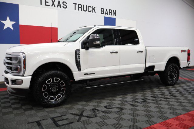 Used 2024 Ford F350 Platinum w/ FX4 Off-Road Package AWD/4WD image 2