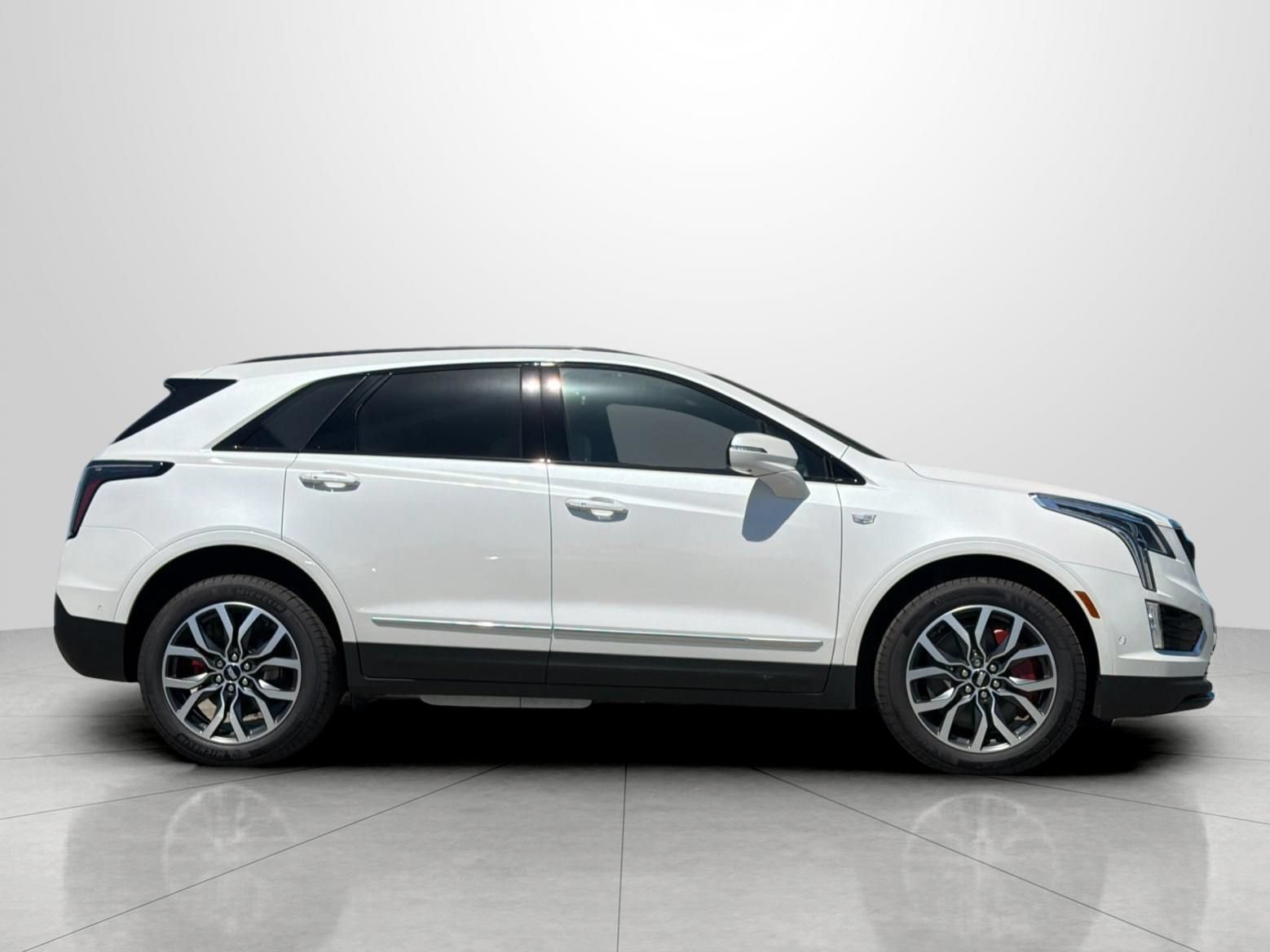 New 2025 Cadillac XT5 Sportv w/ Technology Package AWD/4WD image 2