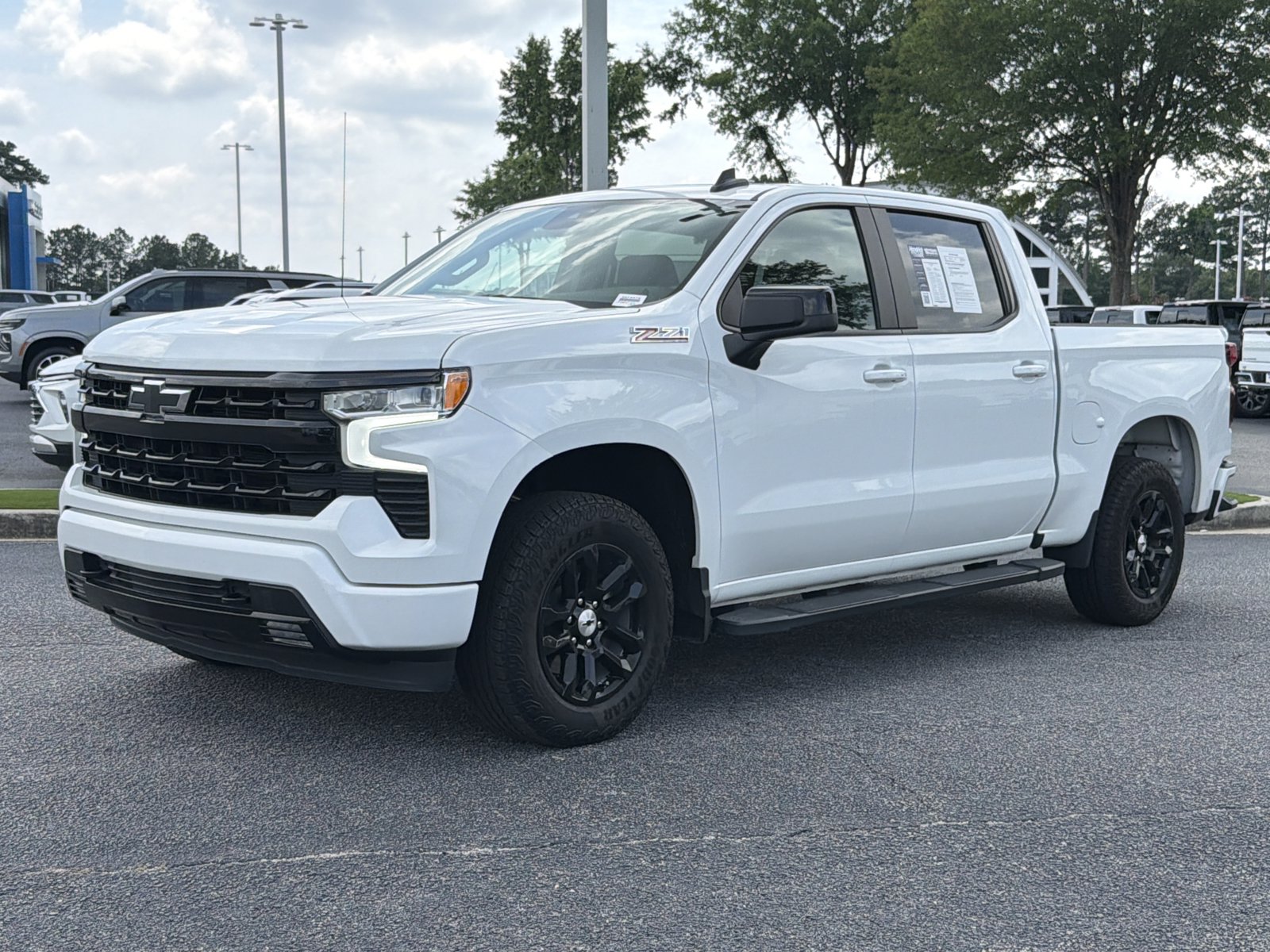 Used 2024 Chevrolet Silverado 1500 RST w/ Z71 Off-Road Package AWD/4WD image 7