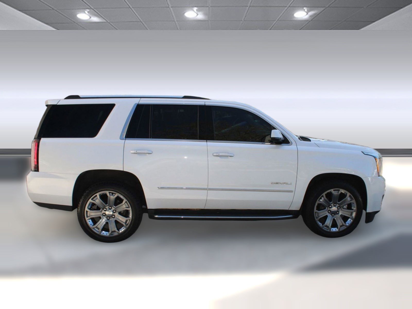 Used 2016 GMC Yukon Denali w/ Enhanced Security Package image 8