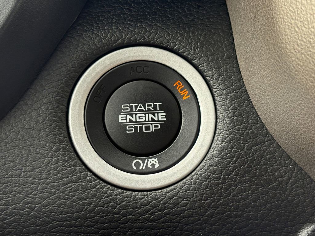 Used 2021 RAM 1500 Laramie AWD/4WD image 15