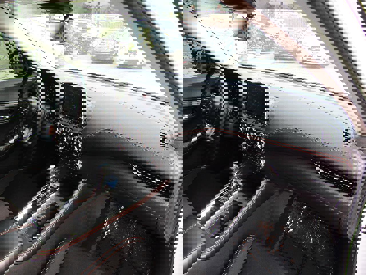 Used 2020 Nissan Sentra SR w/ Electronics Package image 9