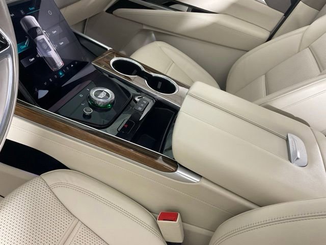 Certified 2025 Cadillac Escalade Premium Luxury Platinum image 14