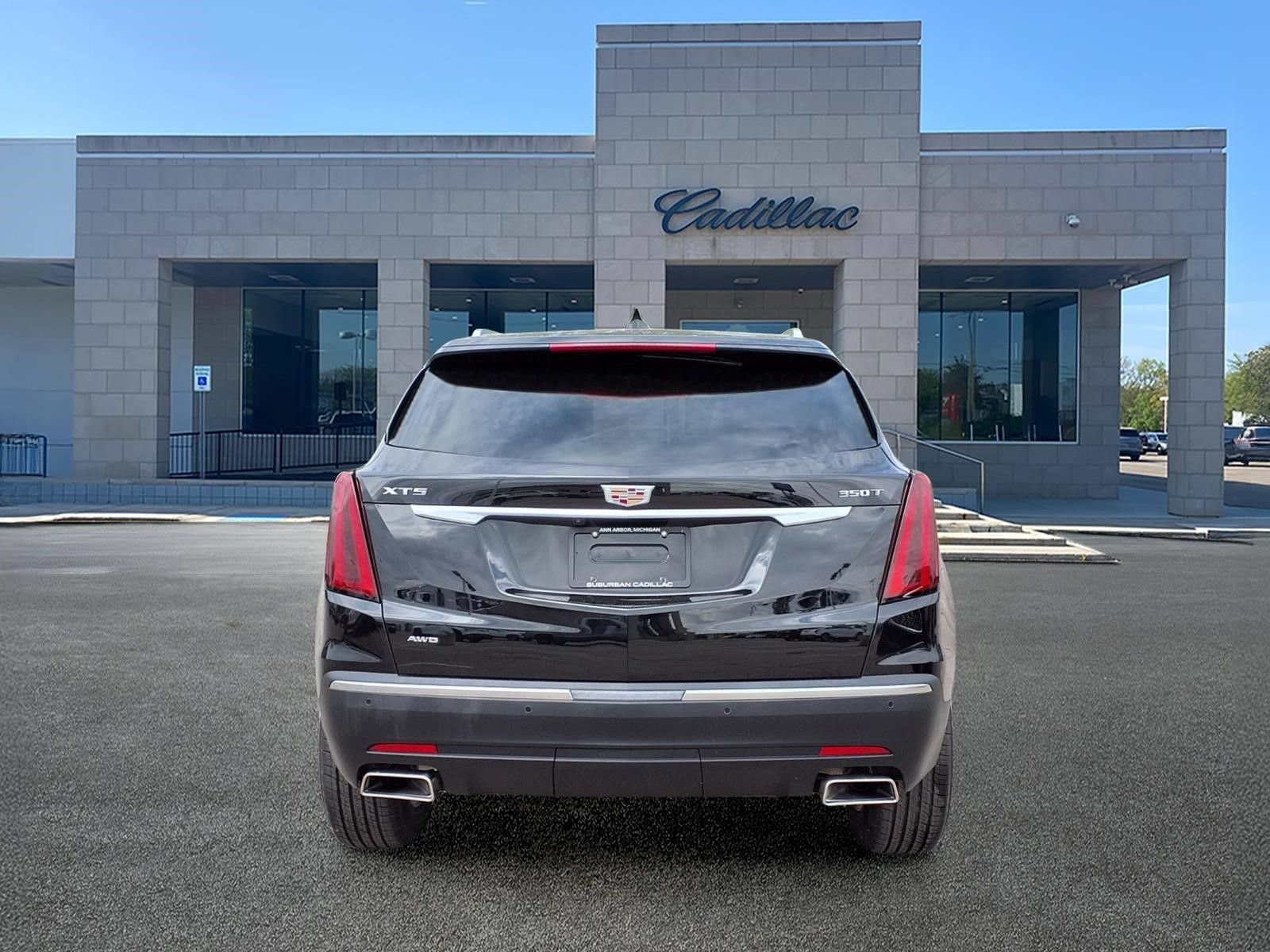 New 2026 Cadillac XT5 Luxury w/ LPO, Floor Liner Package AWD/4WD image 5