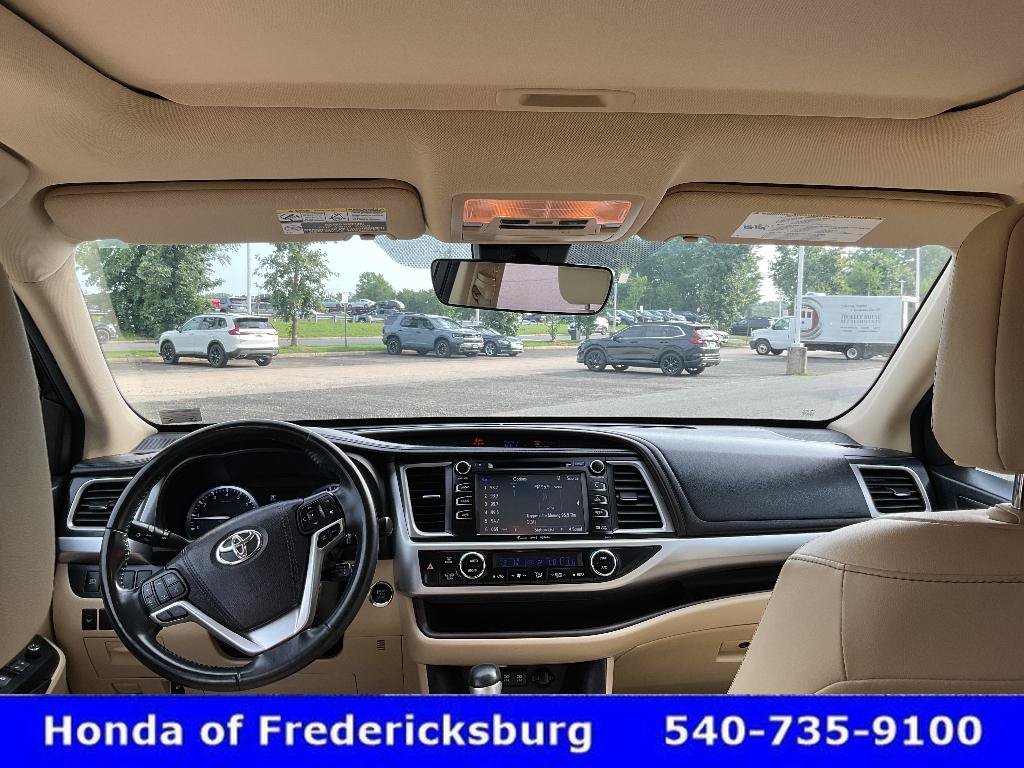 Used 2017 Toyota Highlander XLE AWD/4WD image 45