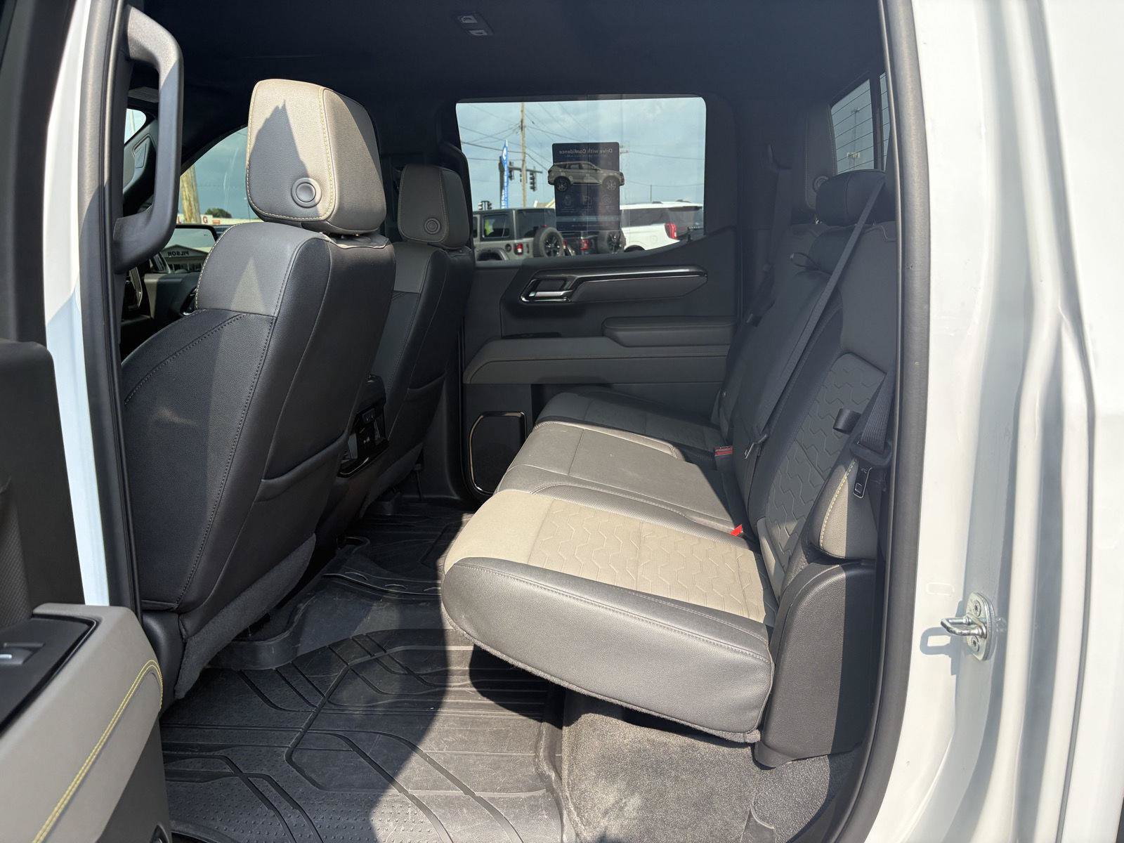 Used 2023 Chevrolet Silverado 1500 ZR2 w/ Technology Package AWD/4WD image 14