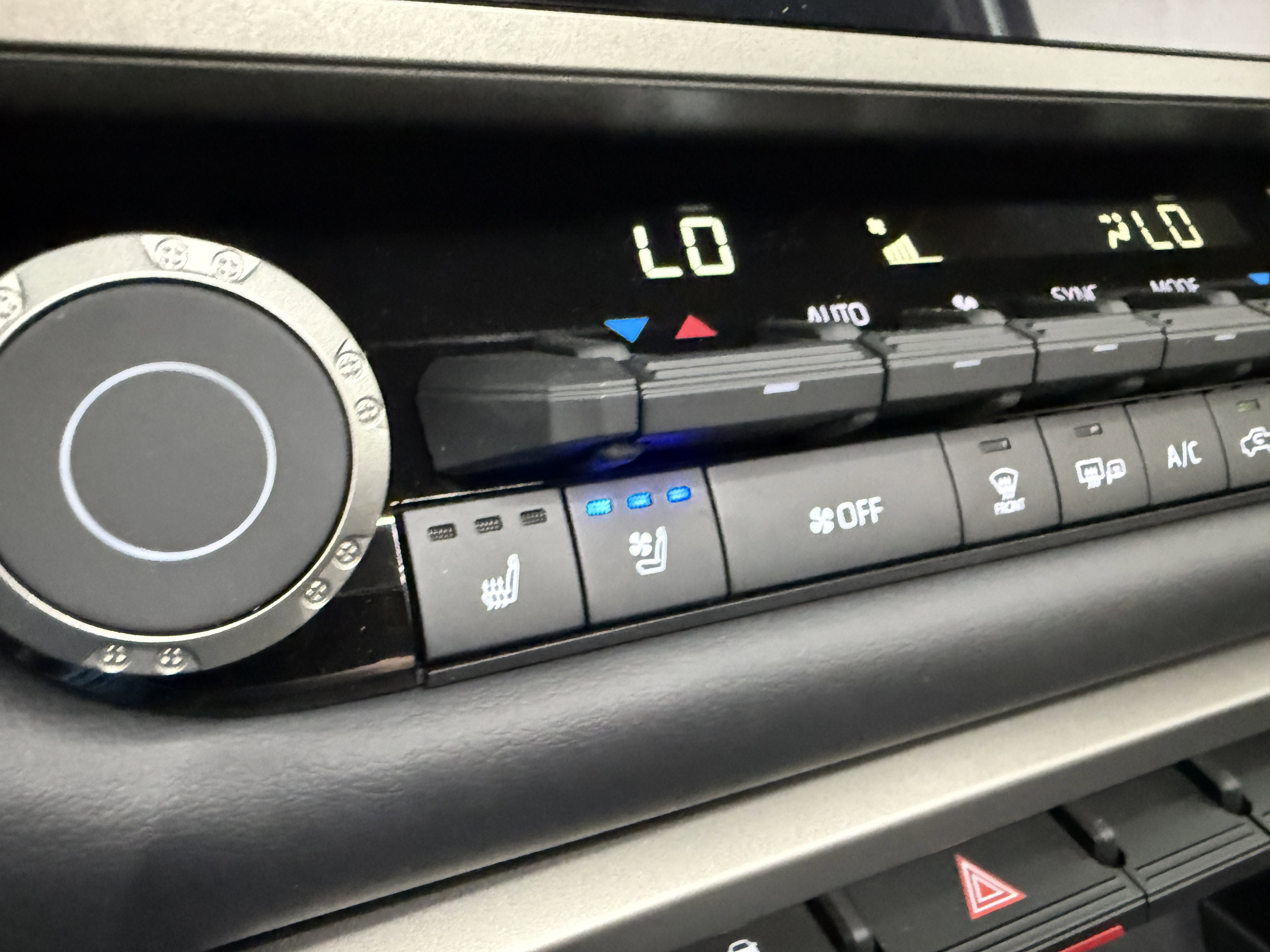 Used 2026 Toyota Tundra Platinum AWD/4WD image 17