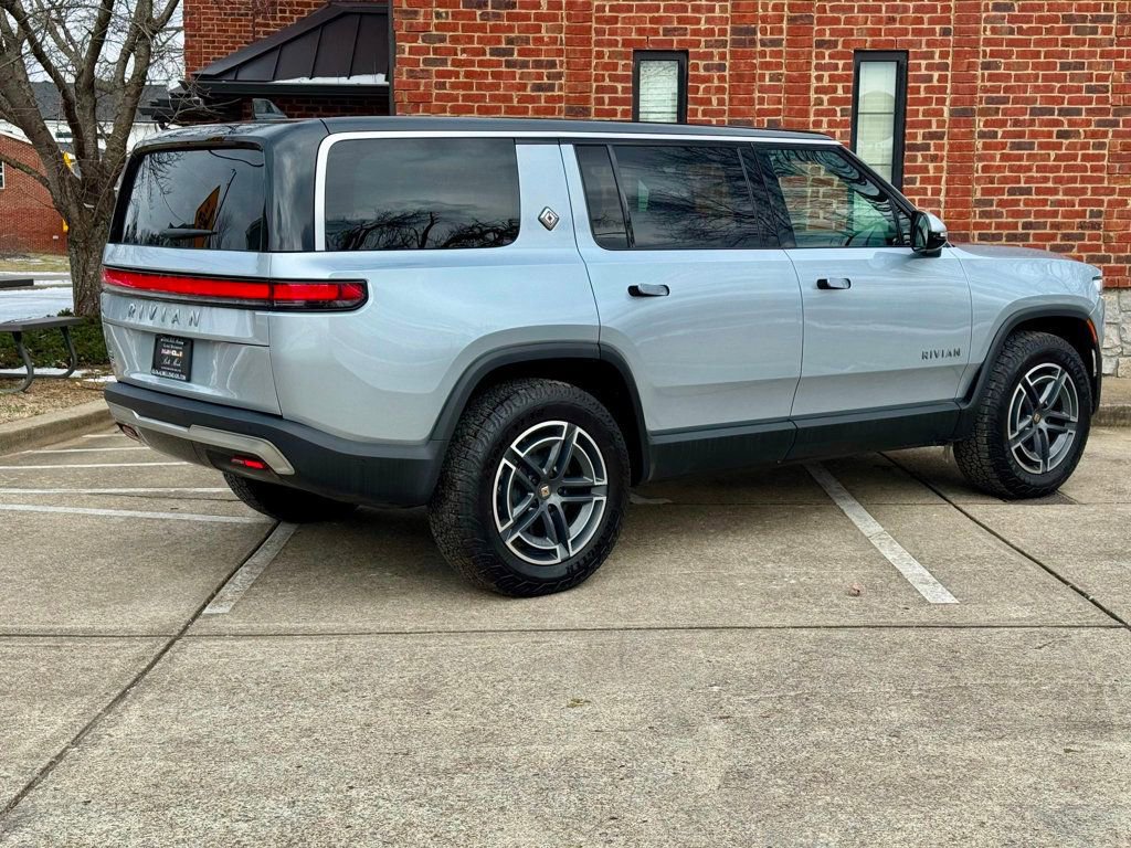 Used 2026 Rivian R1S Adventure image 5