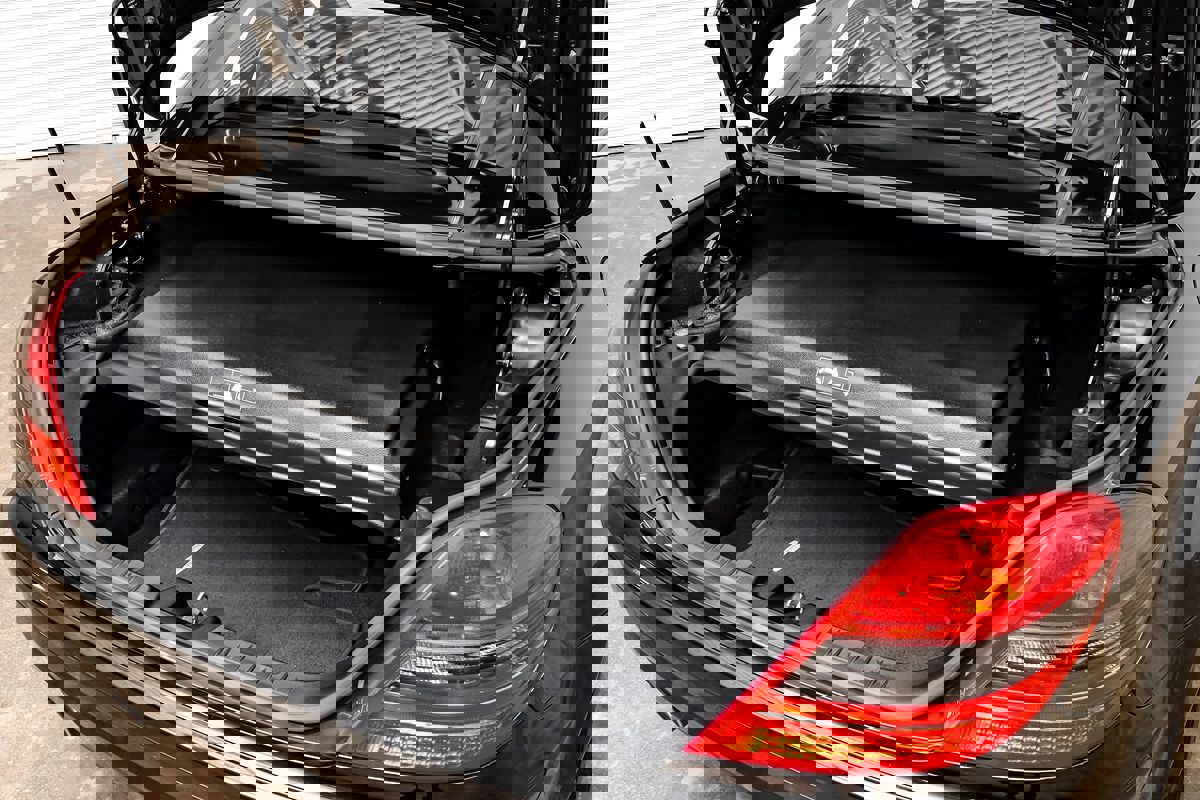 Used 2011 Mercedes-Benz SLK 300 image 39