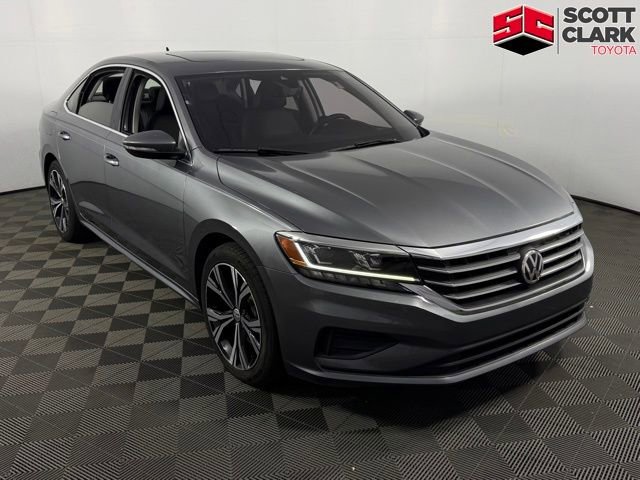 Used 2021 Volkswagen Passat 2.0T SE image 1