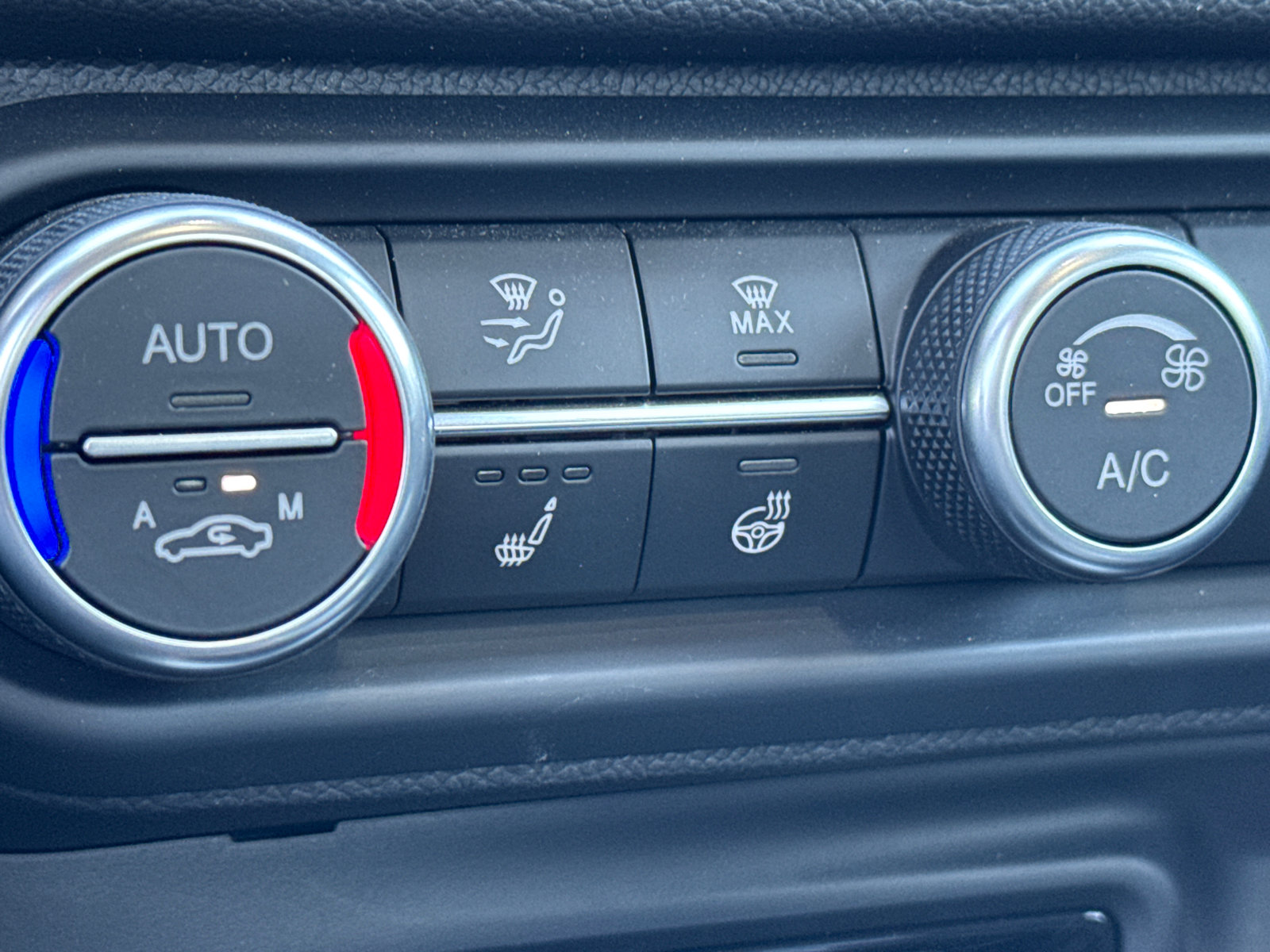 Used 2024 Alfa Romeo Giulia Veloce image 28