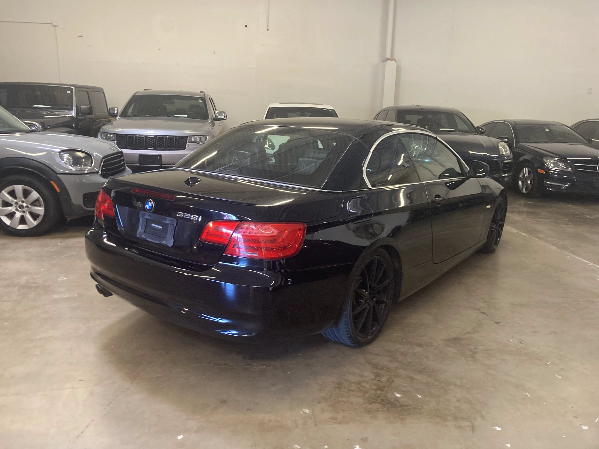Used 2011 BMW 328i Convertible RWD image 2
