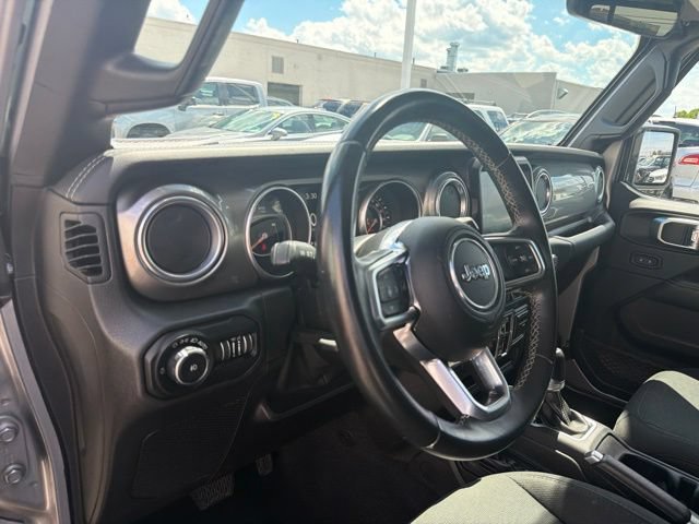 Used 2018 Jeep Wrangler Unlimited Sahara AWD/4WD image 15
