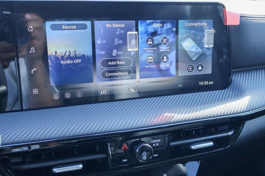 New 2026 Nissan Kicks SR image 3