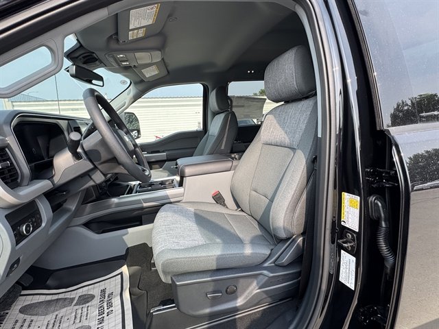 New 2025 Ford F350 XLT w/ Black Appearance Package image 22