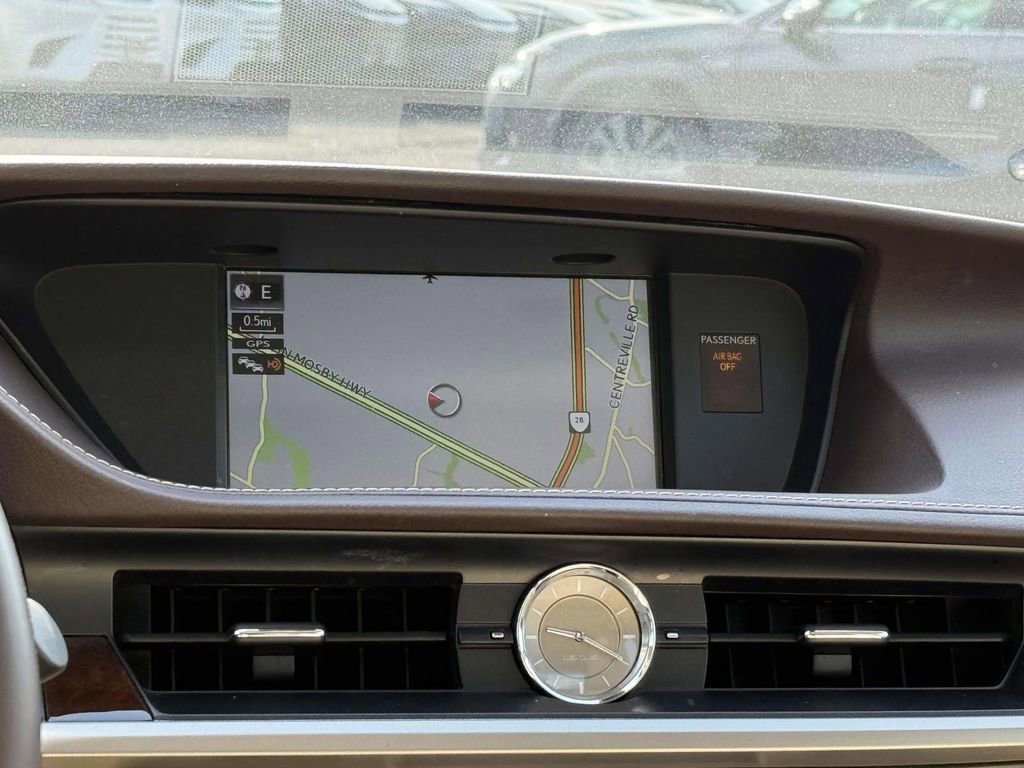 Used 2018 Lexus ES 350 w/ Luxury Package w/Wood Trim FWD image 10