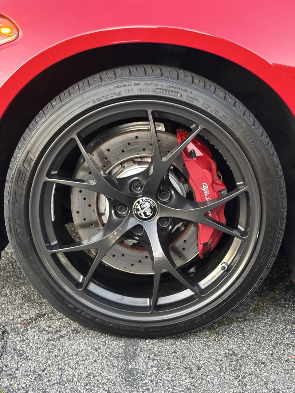 Used 2018 Alfa Romeo Giulia Quadrifoglio w/ Driver Assist Dynamic Package image 27