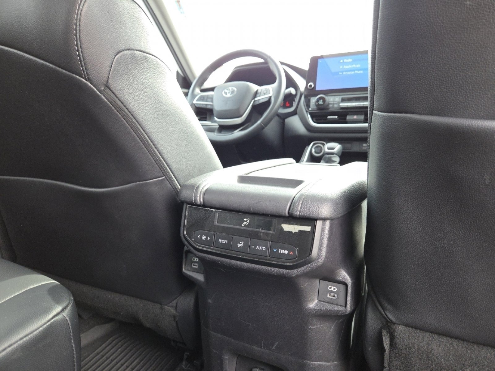 Used 2024 Toyota Grand Highlander AWD image 28